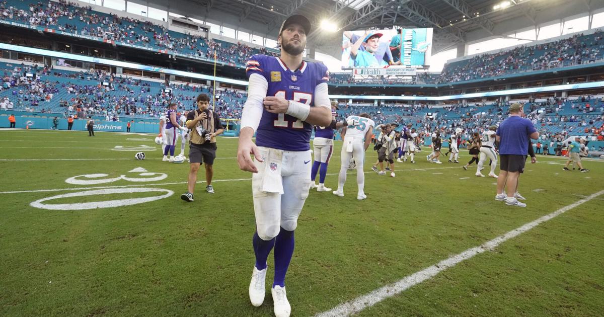 Bills announcers present live autopsy of loss