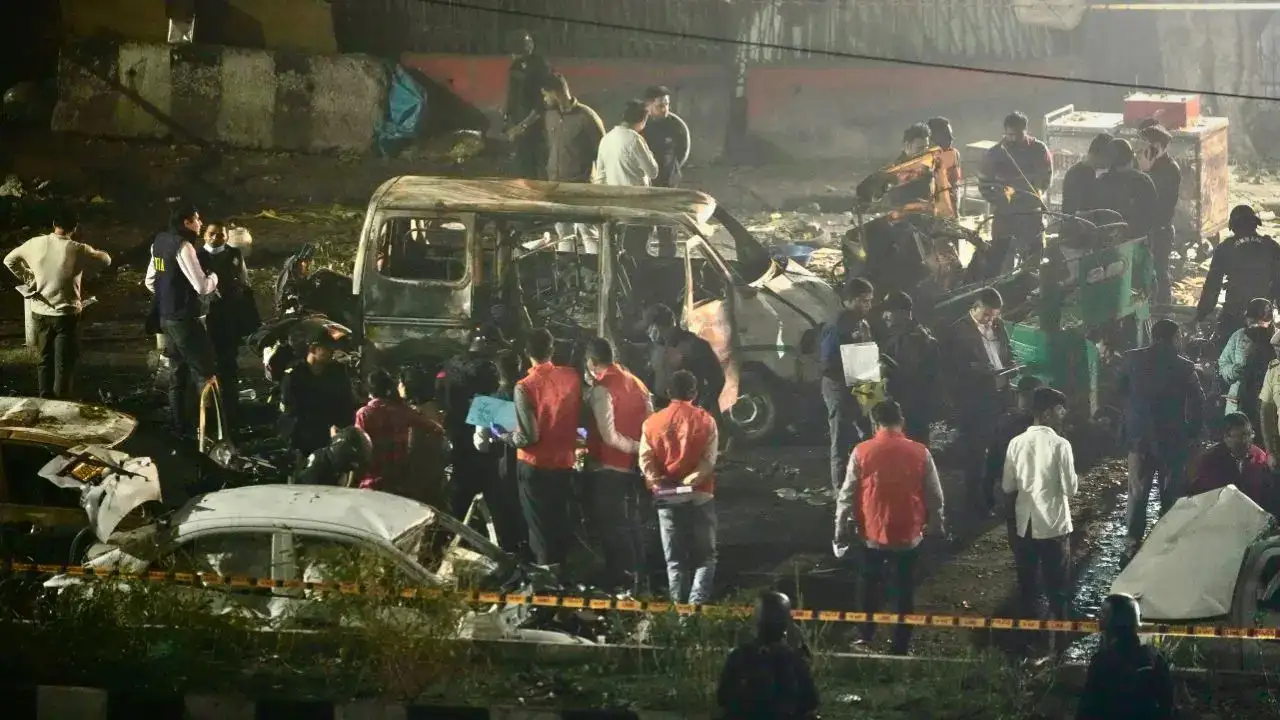 Travel Warning Issued: US and UK React to Delhi Blast That Killed At Least 8
