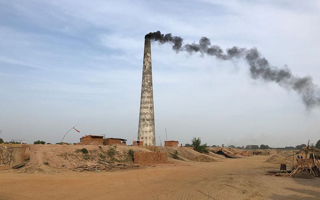 Smog: Nine brick kilns’ owners booked