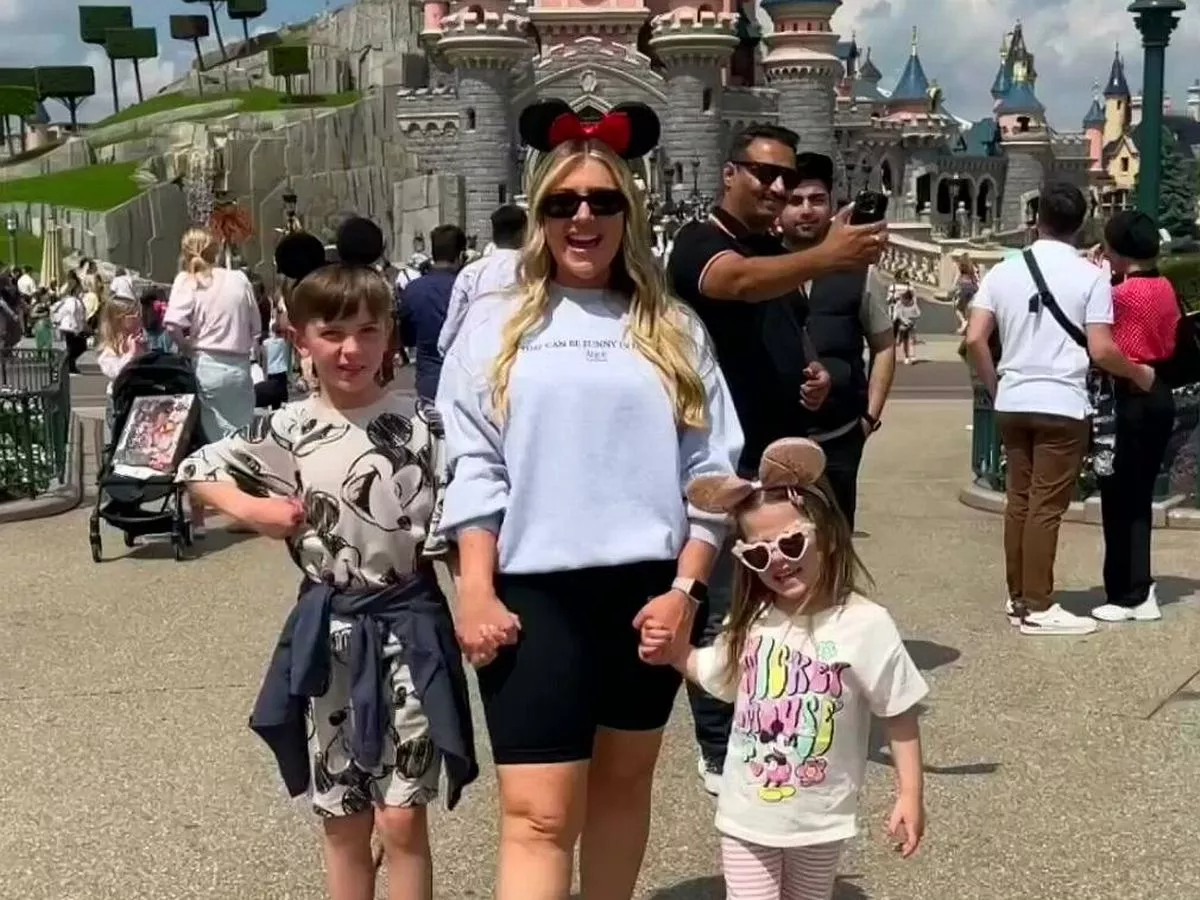 Gogglebox star Izzi Warner flooded with support after emotional family message