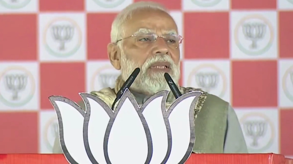 ‘Centre To Organise Competition for Promoting Chhath Songs’: PM Narendra Modi Addresses Rally in Muzaffarpur Ahead of Bihar Assembly Elections 2025 (Watch Videos)