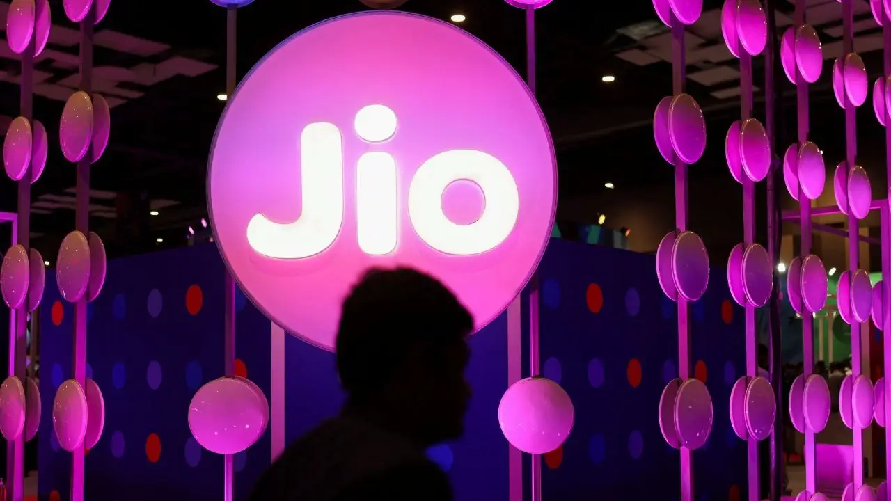 Reliance Jio Poised For Strong Growth; Forecasts 18% Revenue CAGR, USD 180 Billion Valuation By FY28
