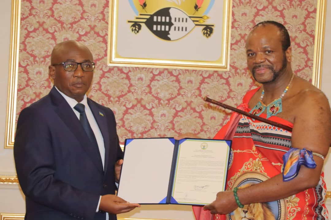 Rwanda High Commissioner Ndamage presented his letter of credence to King Mswati III of Eswatini