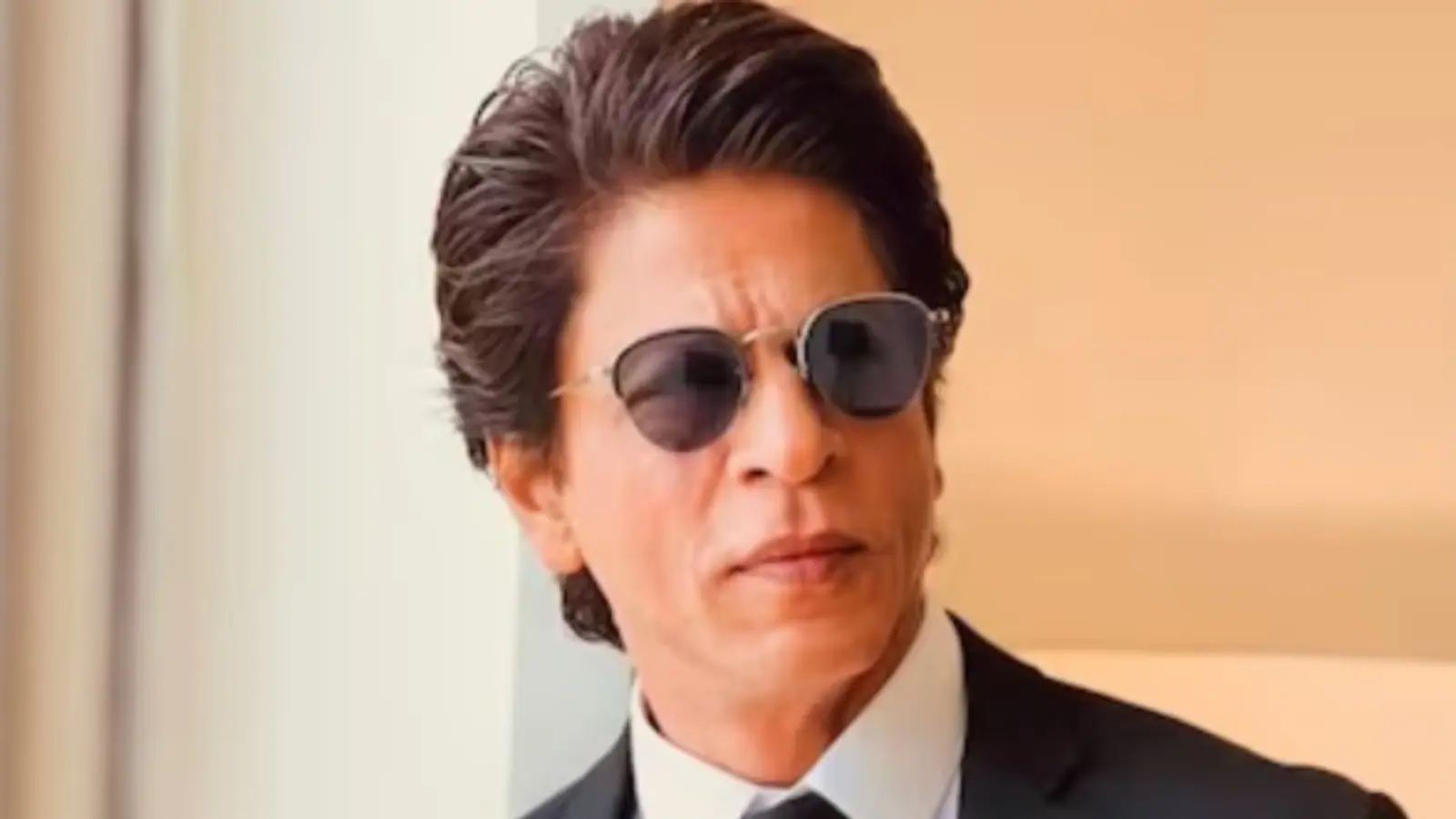 Shah Rukh Khan’s Fun Banter With Fan Asking For A Role In King Goes Viral