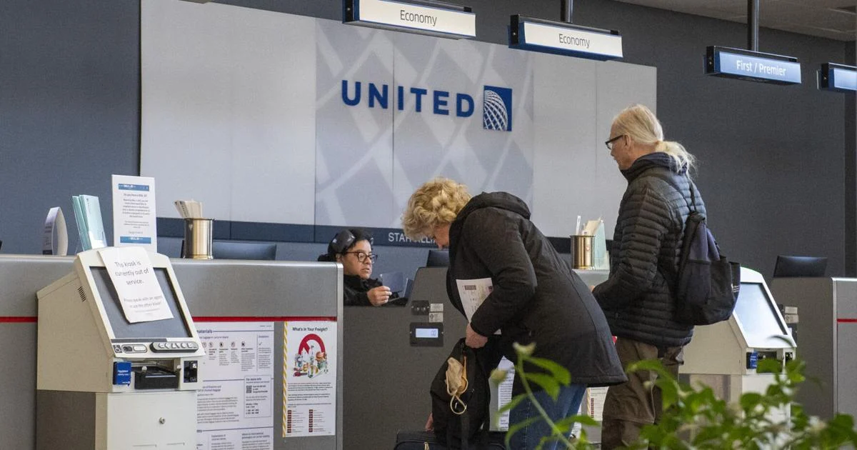 Lincoln, Omaha flyers in limbo with delays, cancelations