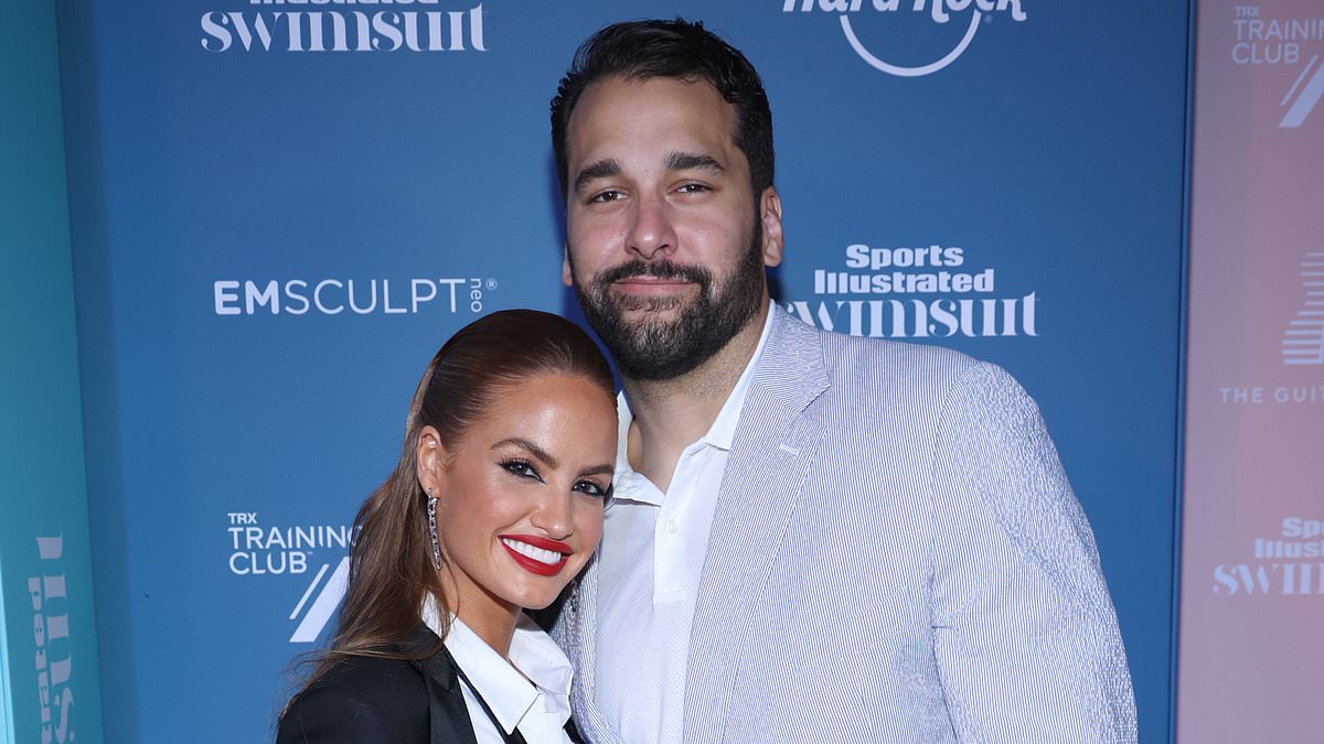 Matt Kalil gets alarming warning from adult film star after ex-wife's comments about size of his appendage