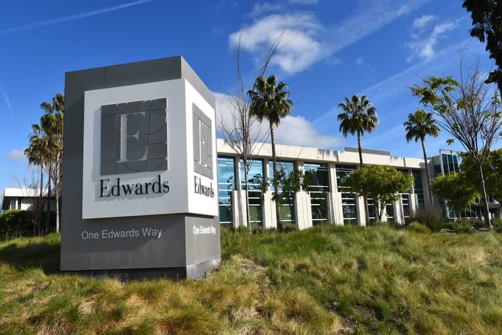 Edwards Lifesciences Stock: Is Wall Street Bullish or Bearish?
