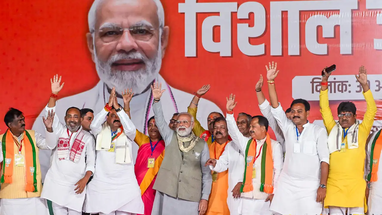 Rift Between Rahul Gandhi, Tejashwi Yadav's Parties? PM Modi Says Congress And RJD Like 'Water And Oil'