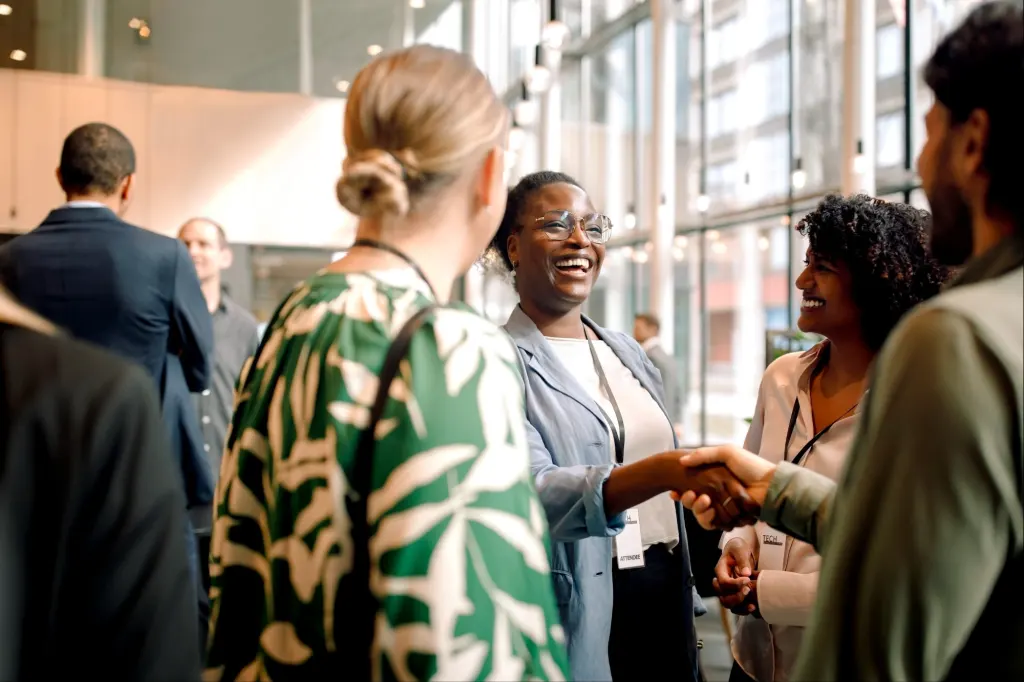 How to Network Effectively to Find a Job, According to Experts