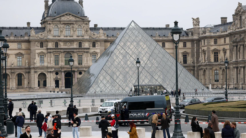 Five new suspects arrested over Louvre heist, Paris prosecutor says