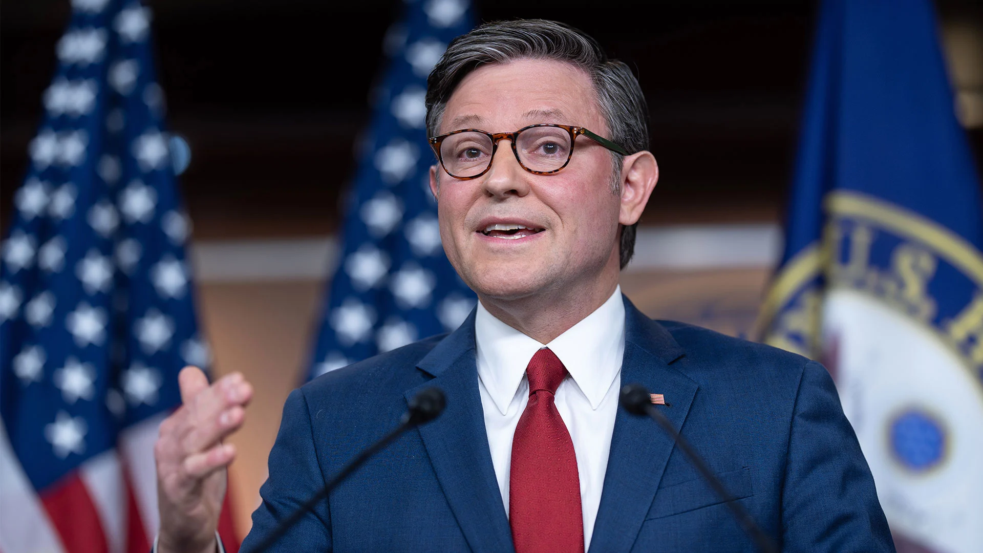 Bill to reopen government passes in the Senate, goes to the House