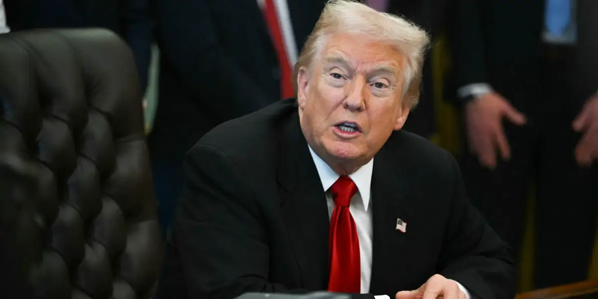 Trump Wants $10K Bonus for Air Traffic Controllers Who Didn't Call Out