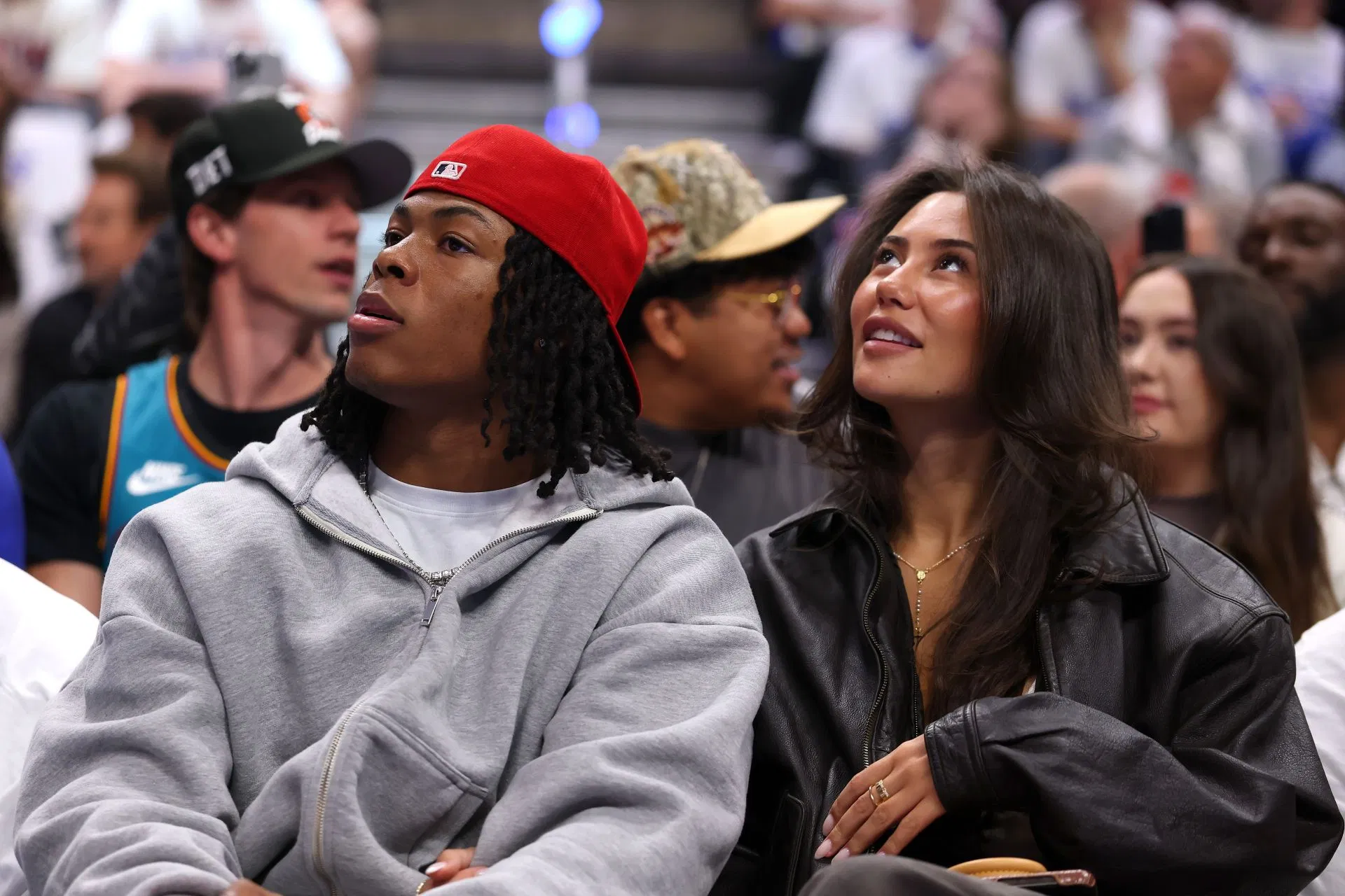 [PIC] Jahmyr Gibbs’ GF Nicole Anderson flexes abs in blue athleisure mirror selfie