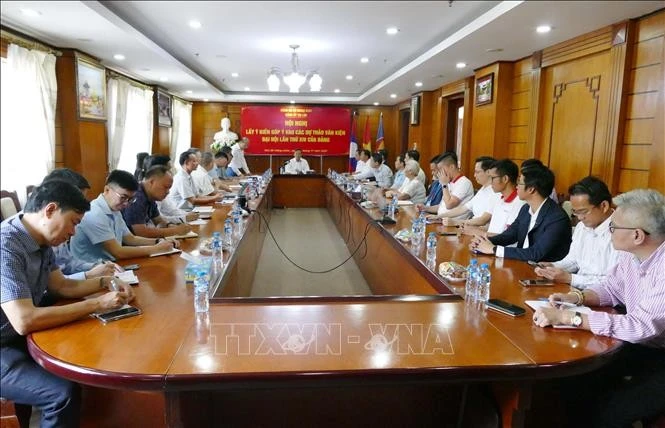 Vietnamese community in Laos places trust, hope in 14th National Party Congress - Vietnam+ (VietnamPlus)