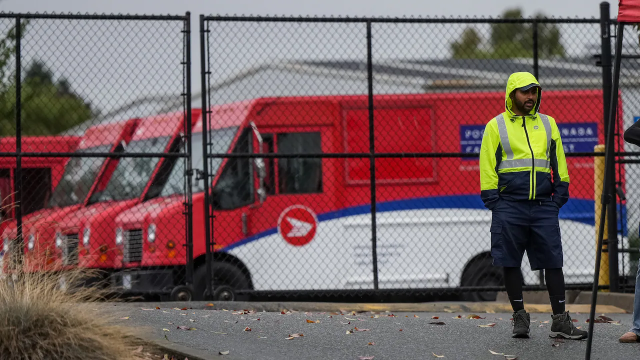 What's going on with the Canada Post strikes?