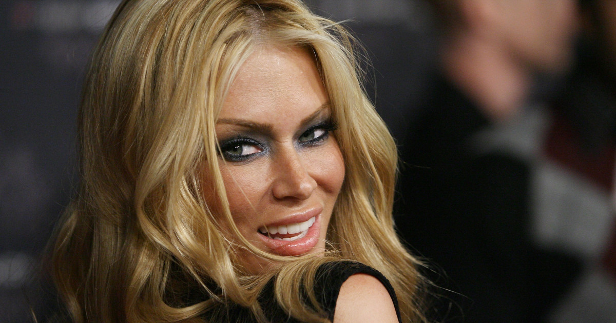 Jenna Jameson Advises Others To ‘Crack the Bible’