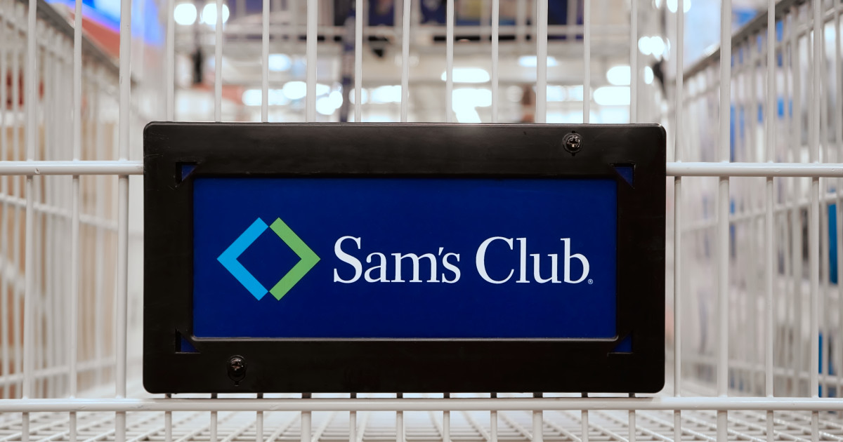 Sam's Club Has a Fluffy $40 Comforter That Shoppers Love