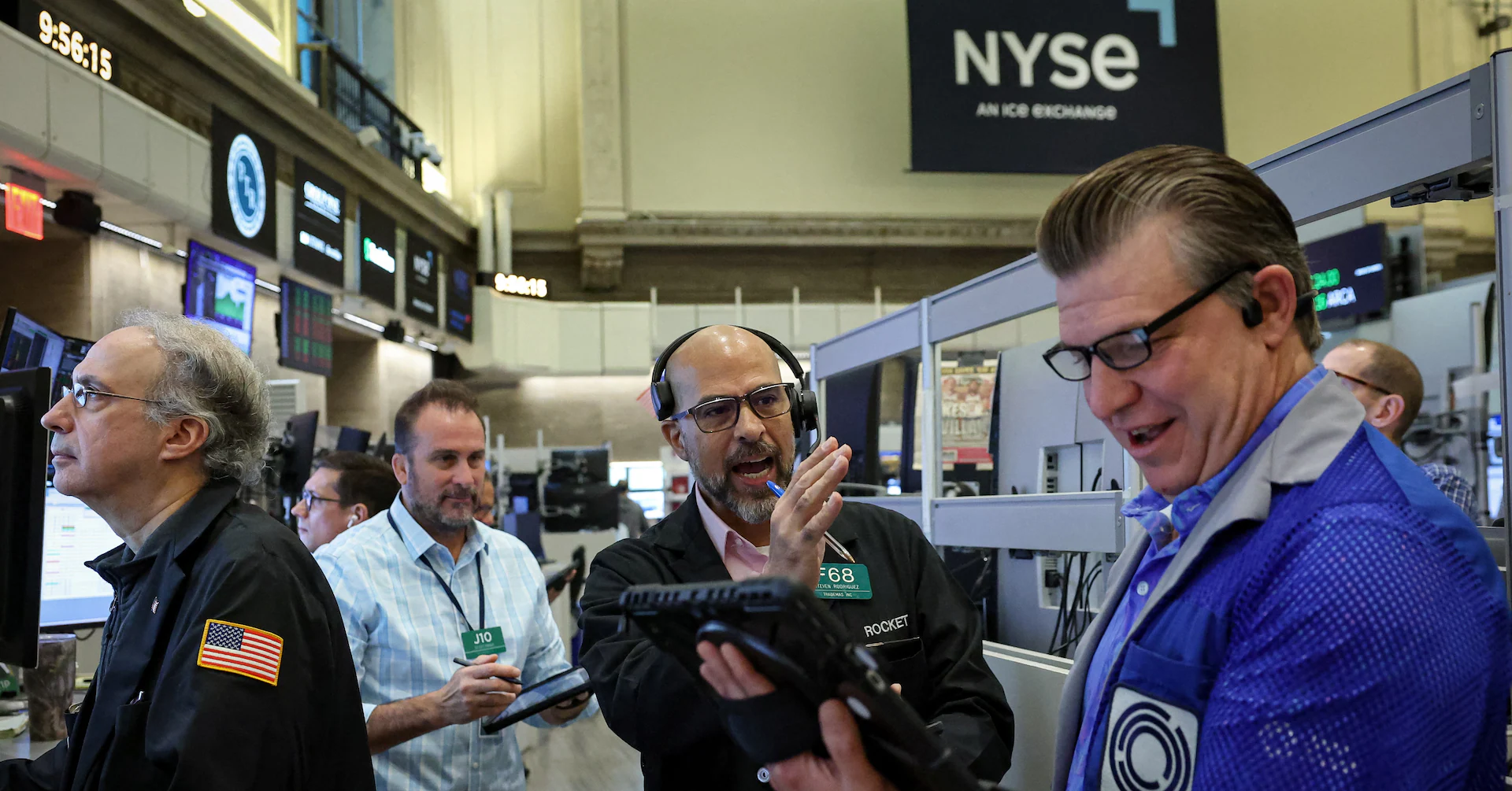 Possible US shutdown end brings investor relief, fresh data focus