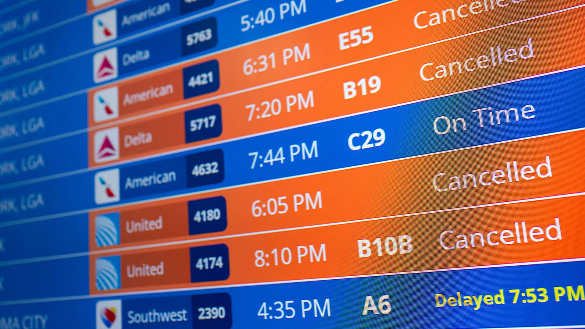 Flight delays, cancellations worsen