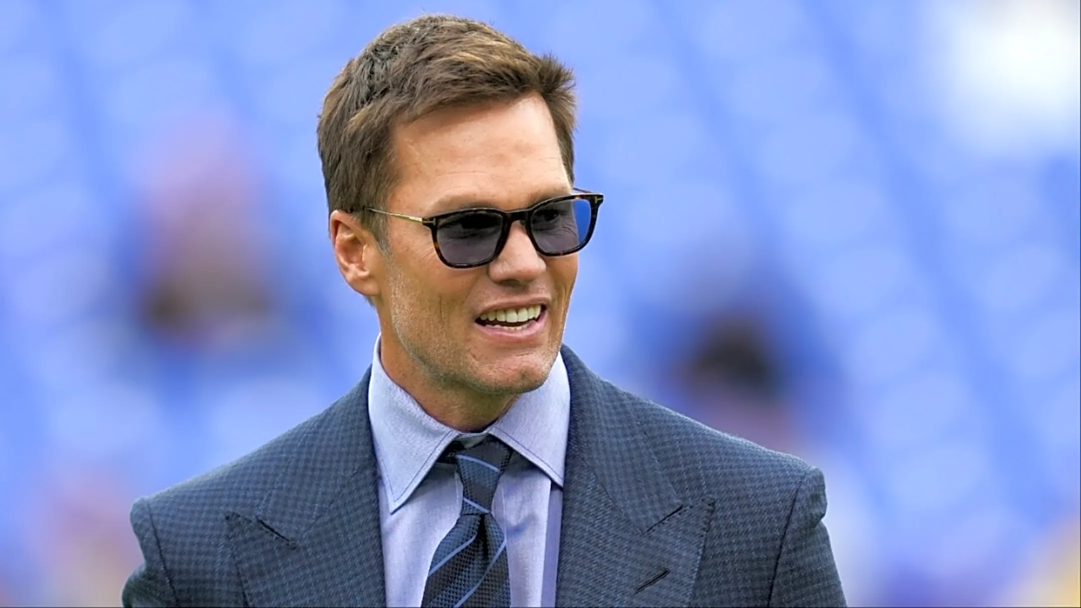 After Stunning Tom Brady, Oz the Mentalist Shocks Jared Goff & Co. With His 'Unbelievable' Calculator Trick