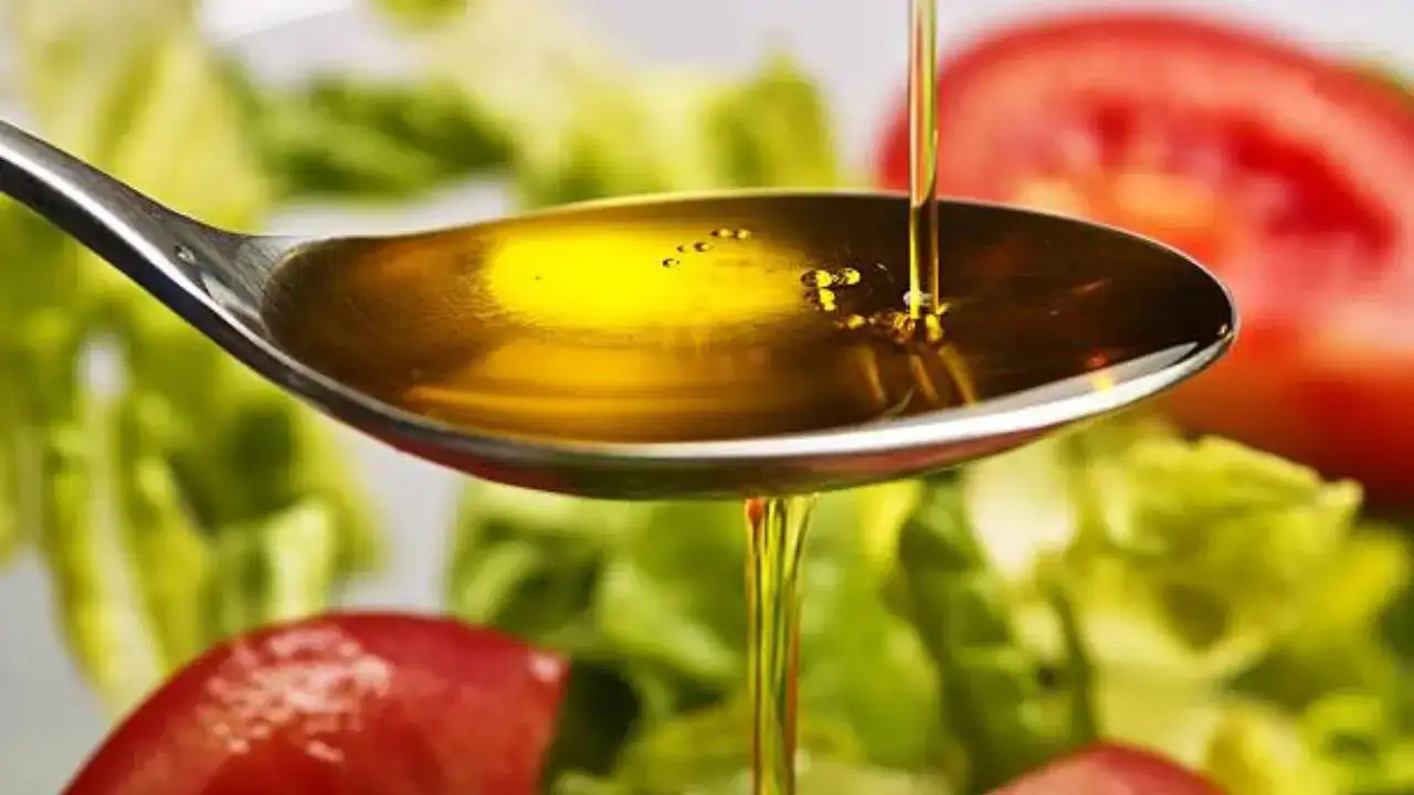 What Happens To Your Digestion When You Take a Spoonful of Olive Oil Daily?