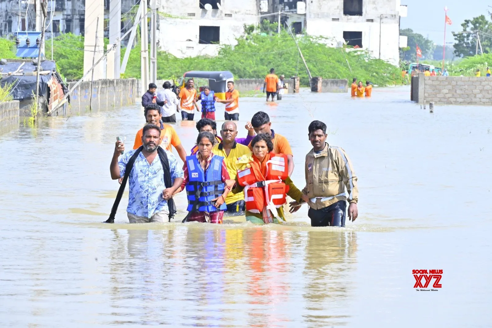 Cyclone Montha impact: Telangana’s Warangal, Hanamkonda towns flooded