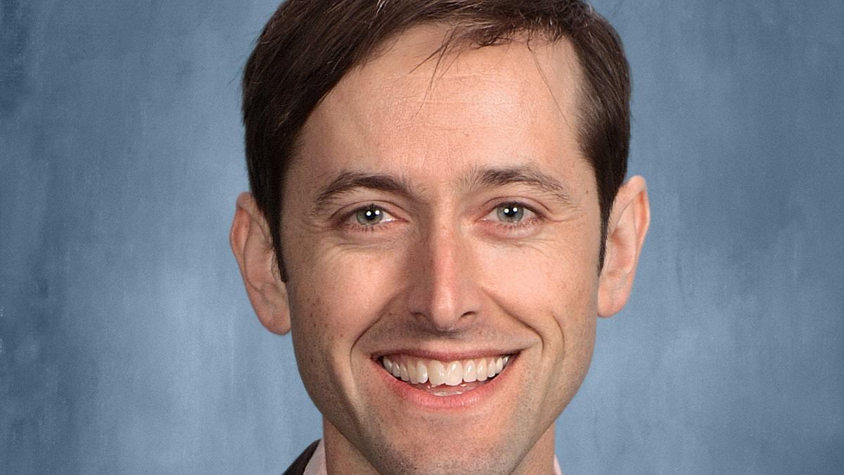 Teacher's worst fears confirmed when struggling students suddenly started submitting A-grade papers