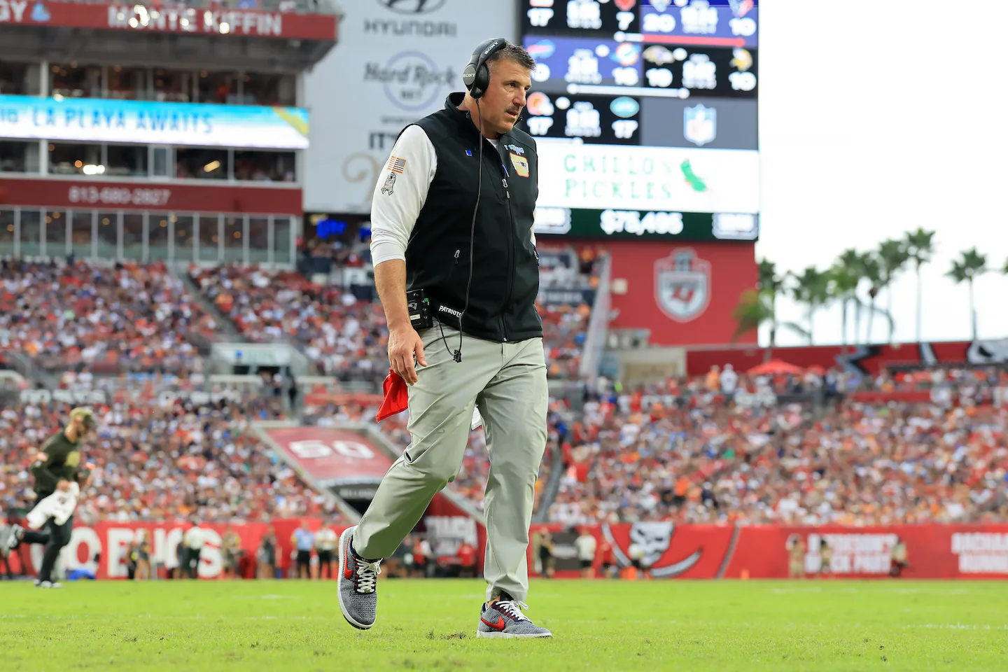 Mike Vrabel had a blunt response to report about Titans owner’s reported grudge