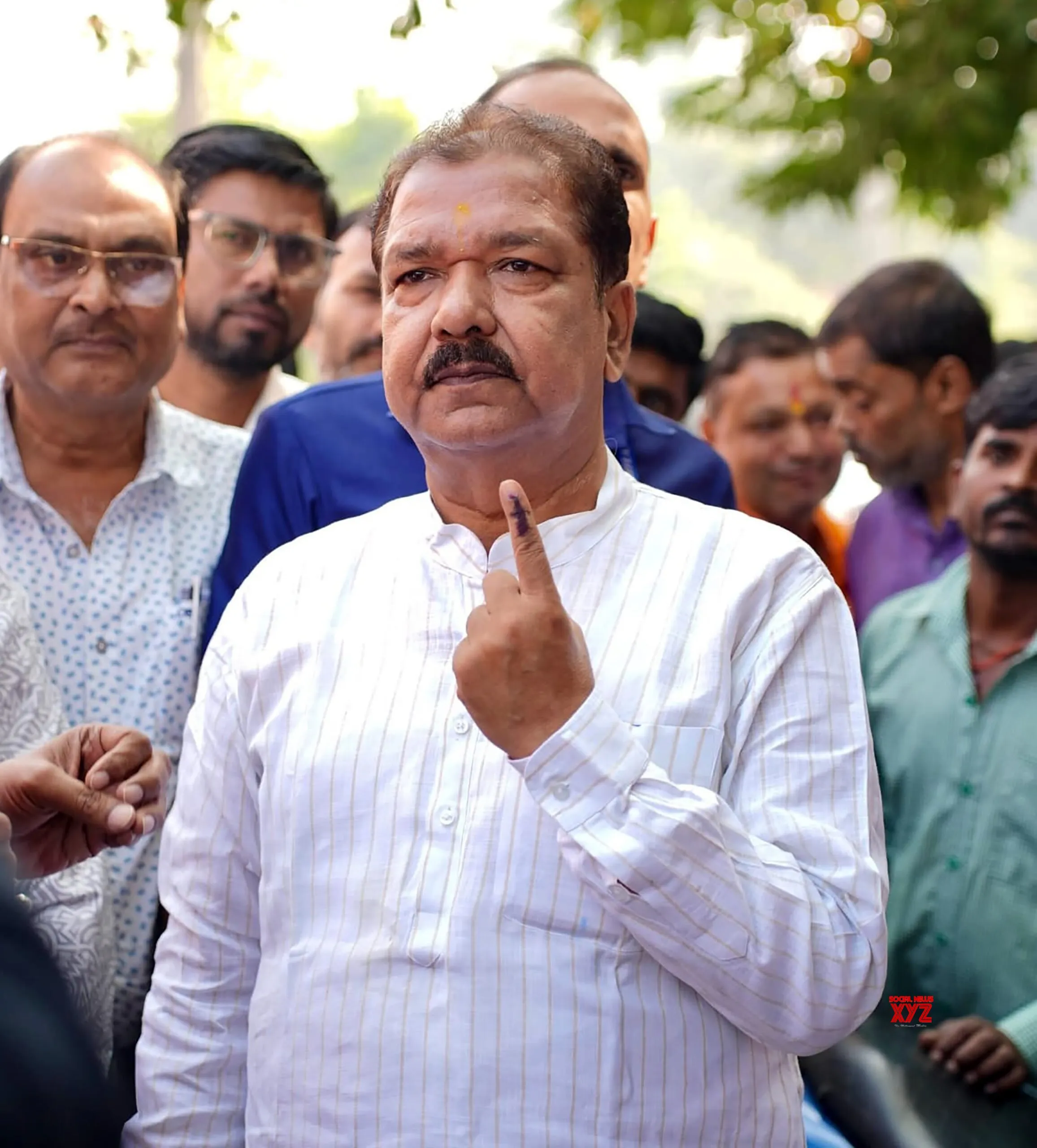 Kishanganj: Dilip Jaiswal casts his vote #Gallery