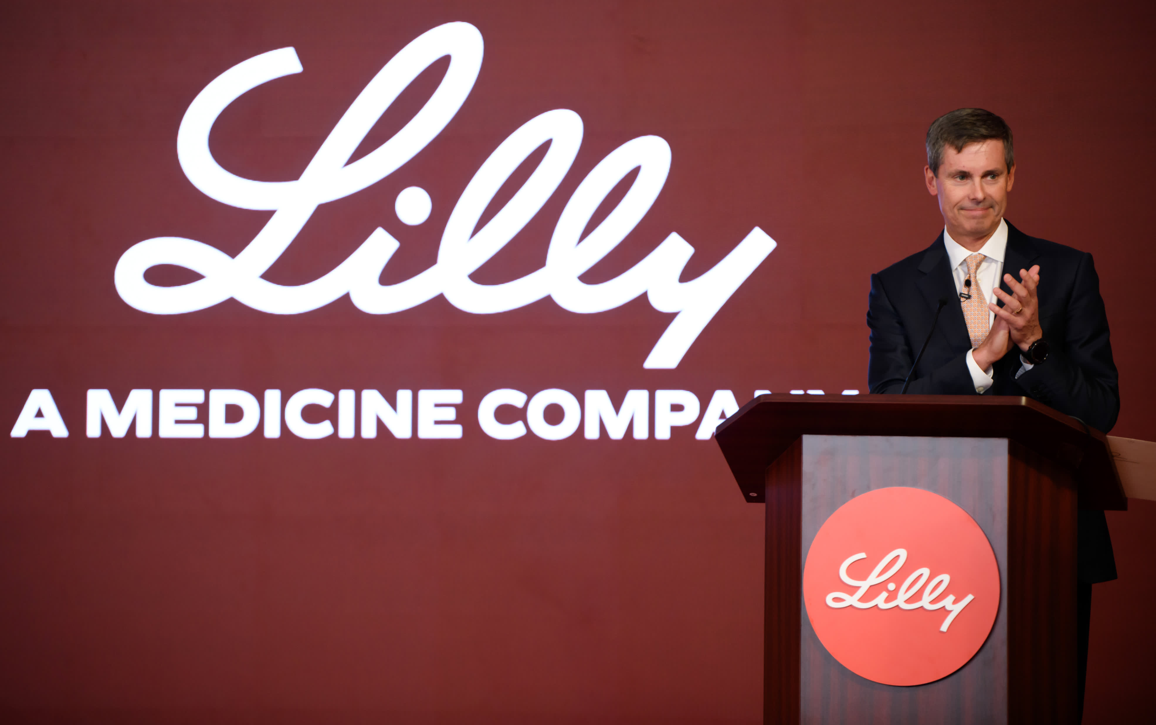 Eli Lilly blows past estimates, hikes guidance as Zepbound and Mounjaro sales soar - CNBC