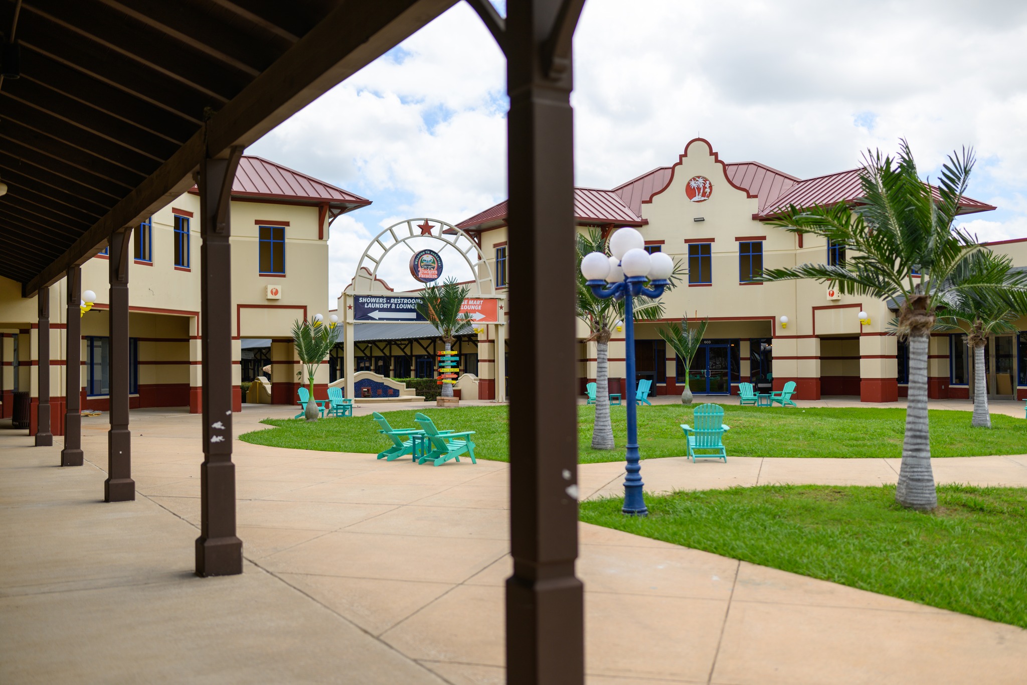 “America’s Biggest Truck Stop” Falls Silent - Inside the Eviction of Trucker’s Paradise in Texas
