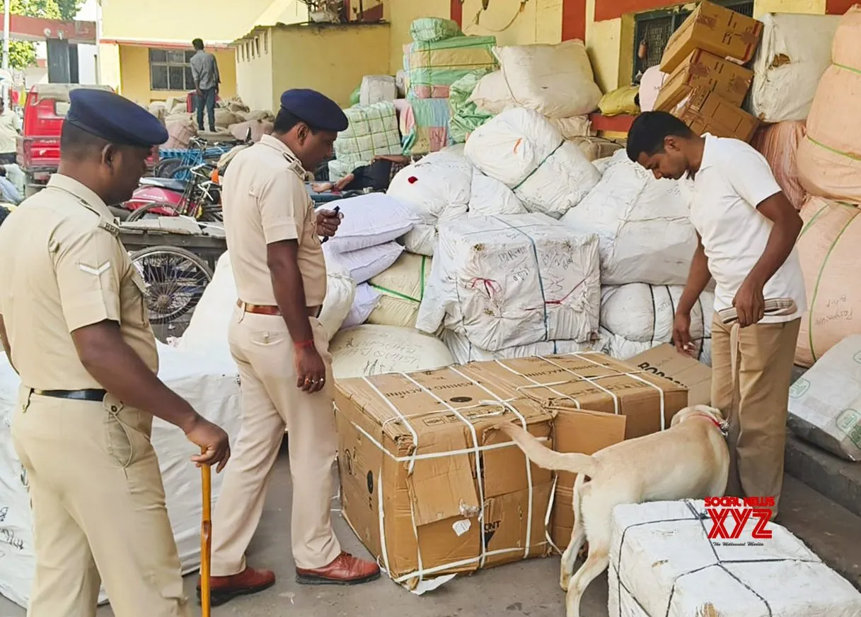 Bhagalpur: RPF Uses Sniffer Dog for Security Checks #Gallery