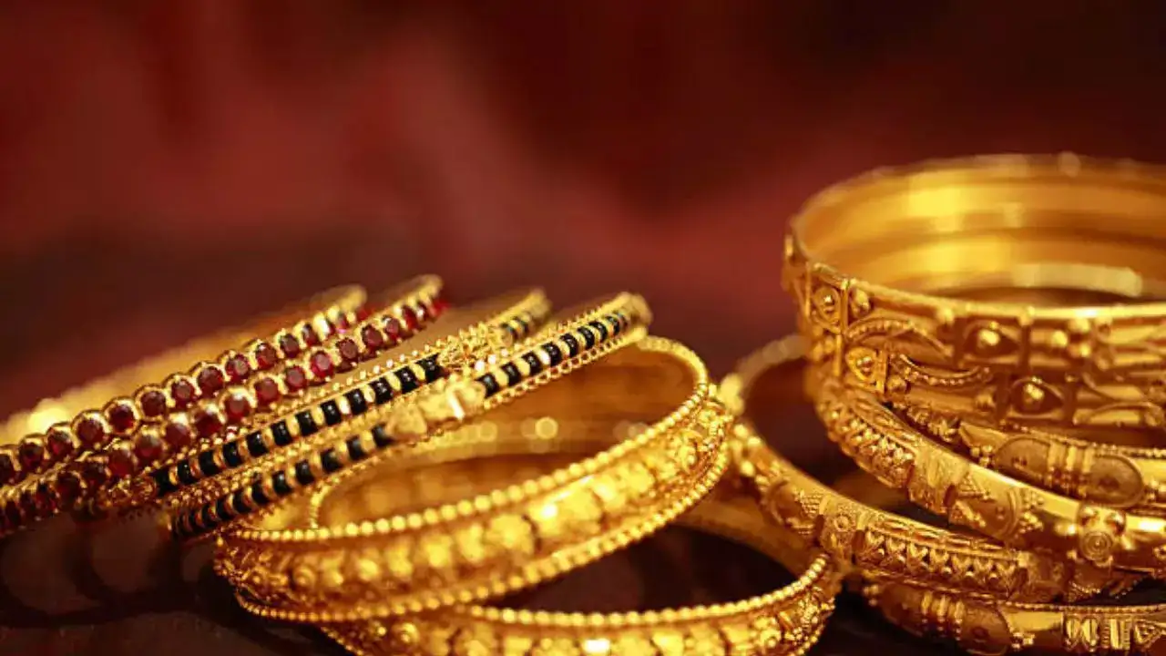 Gold Prices Drop: Achhe Din For The Common Man — Should You Buy Now?
