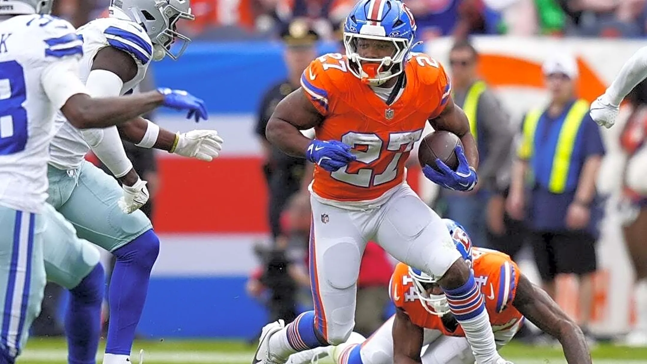 Broncos, Texans square off in battle of elite defenses