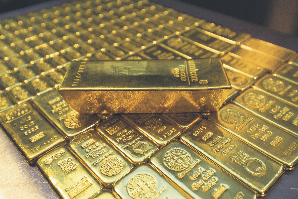FOMO worries drive investors to get their hands on gold