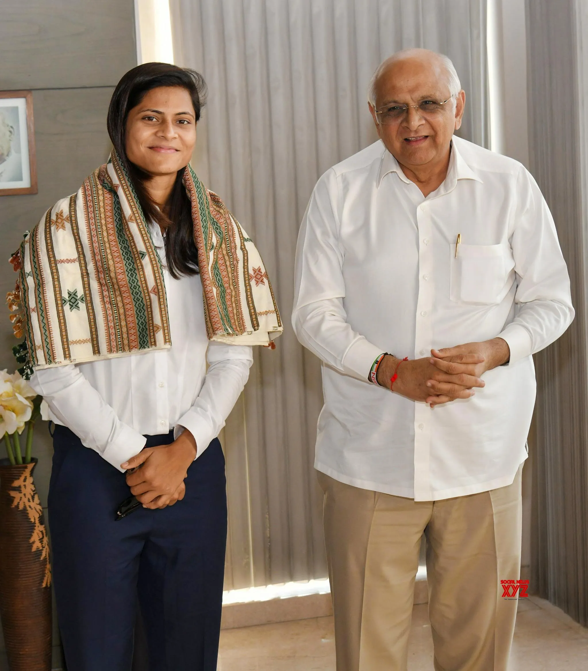 Gandhinagar: Bhupendra Patel Meets Cricketer Radha Yadav #Gallery