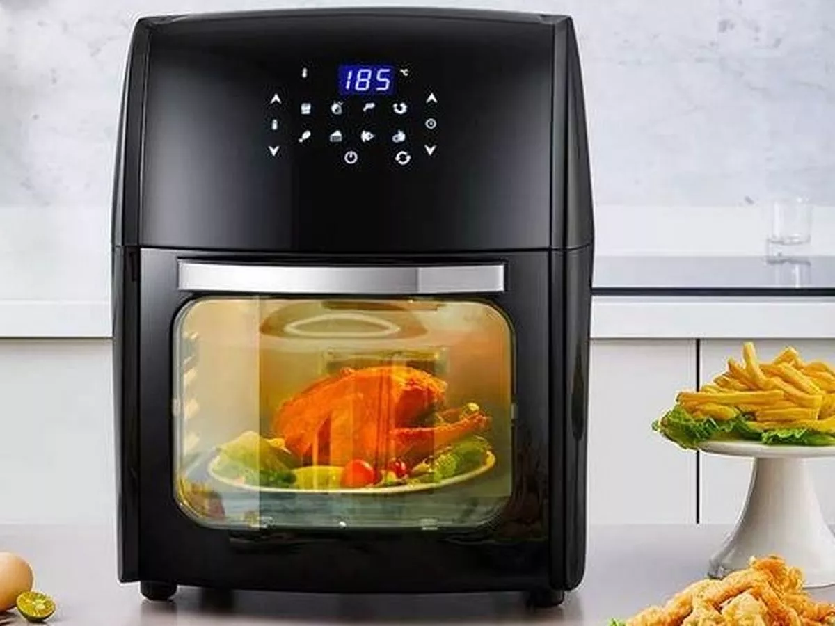 Tech giant reduces £47 air fryer to £13 that's 'perfect' for Christmas cooking