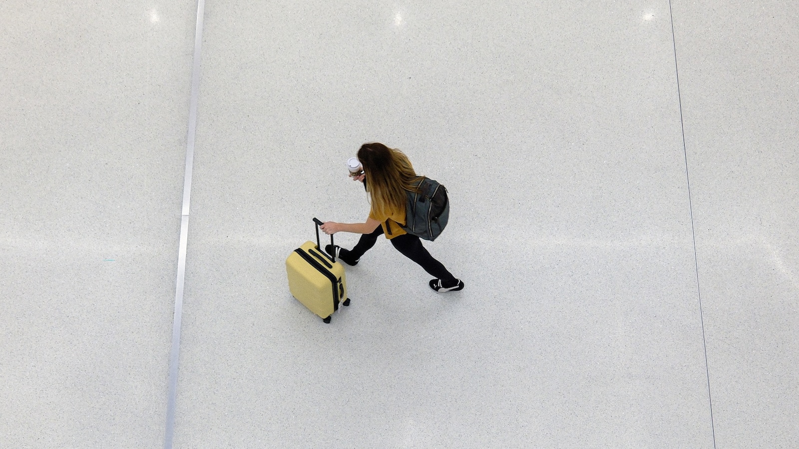 More than 1,100 flights canceled before dawn on Tuesday, tracker says