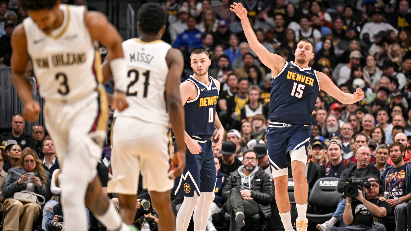 Nikola Jokic extends triple-double streak, Nuggets ride big third quarter to easy win over Pelicans