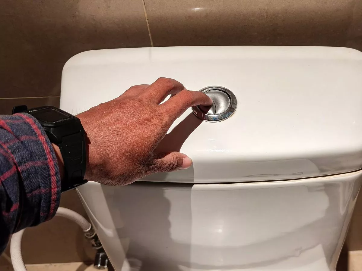 Warning over bathroom habit that could 'increase your risk of cancer by a third'