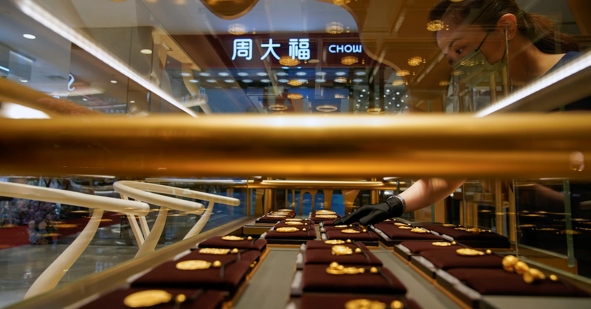 Global gold demand climbs 3% to quarterly record as investment soars, WGC says - Reuters