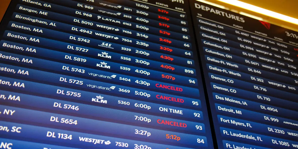 Pilots Hop on Mic, Make Cabin Announcements on Government Shutdown