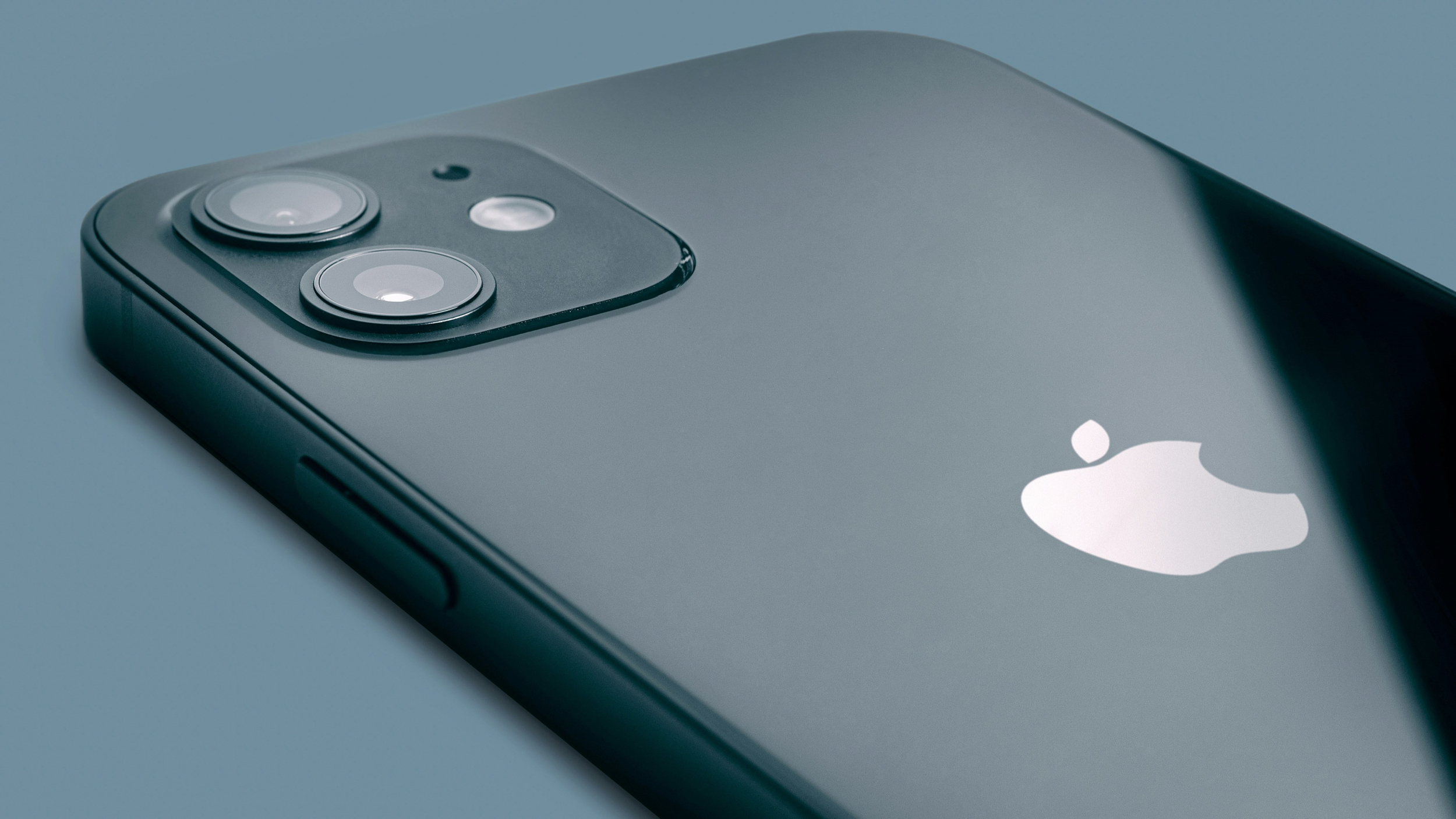 20th Anniversary iPhone Leak Hints Apple's Selfie Camera Disappearing from View