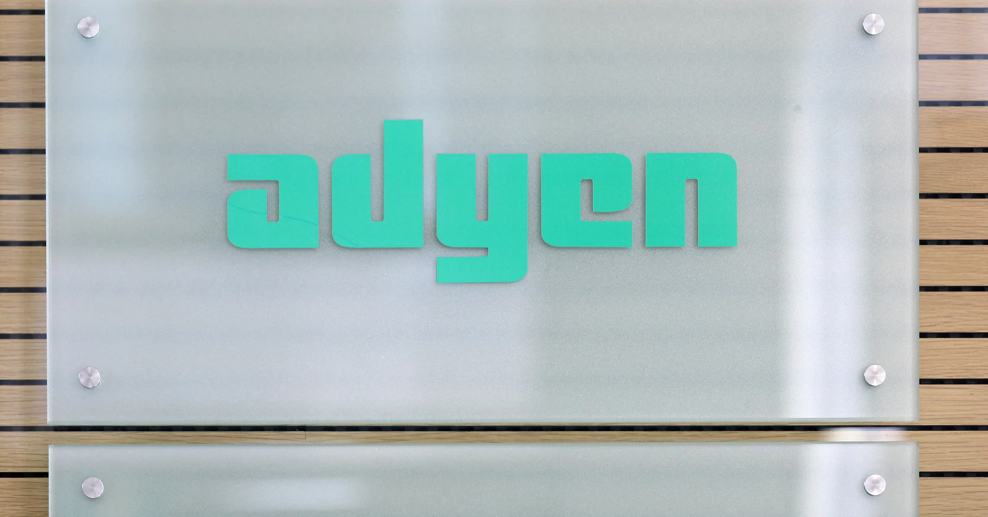 Adyen sets new targets, outpacing European rivals