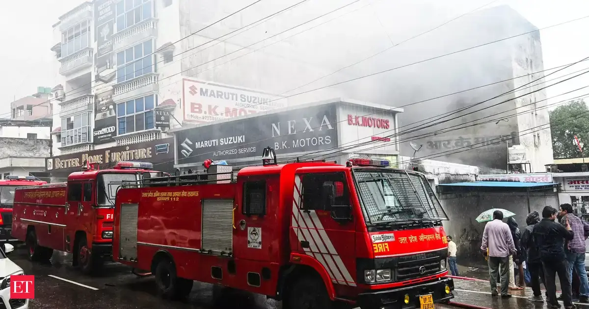 Hydrogen chloride gas leaks from cylinder; swift action by firefighters averts disaster in Thane