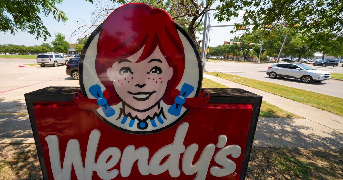 Wendy's to close hundreds more restaurants