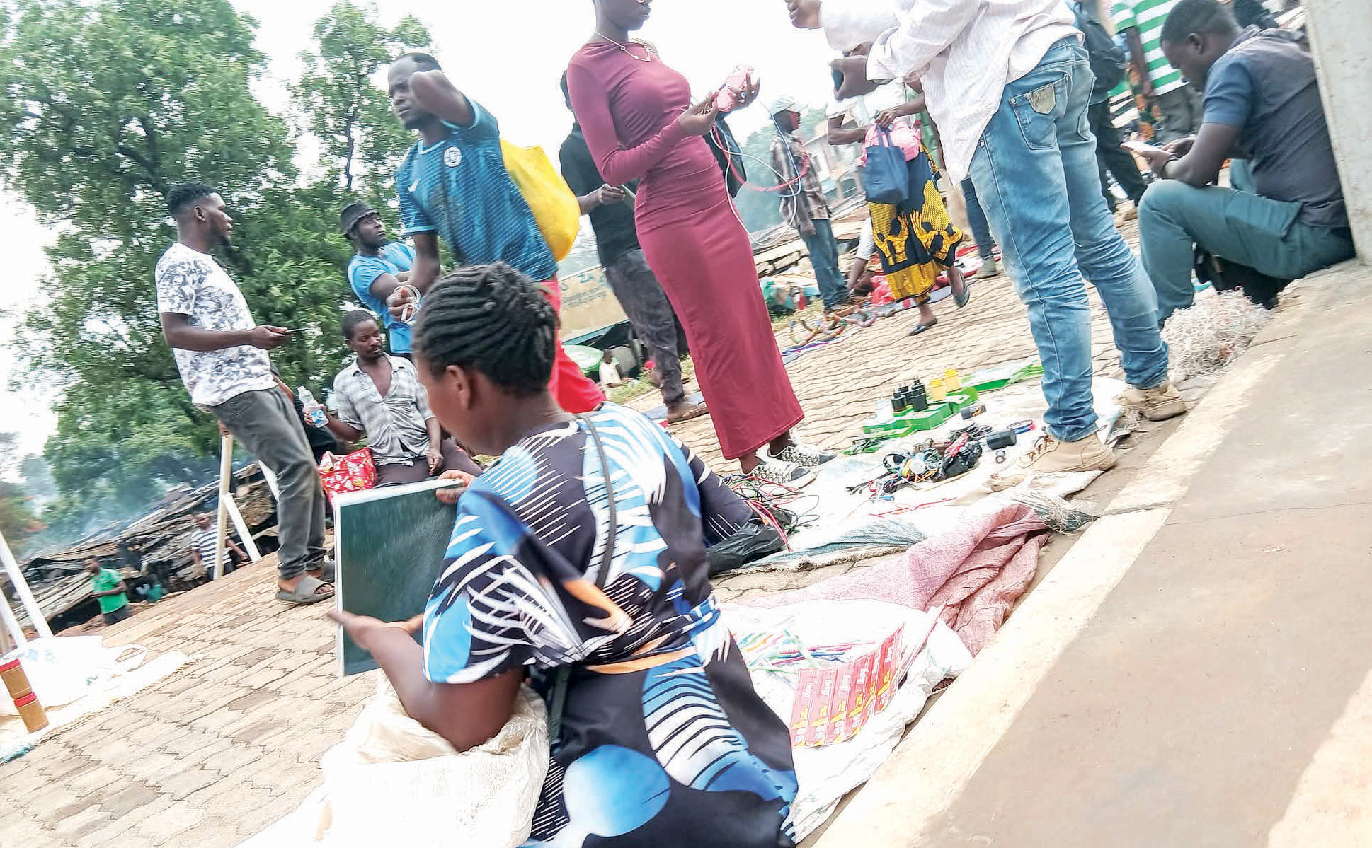 Lilongwe vendors defy council, return to bridge