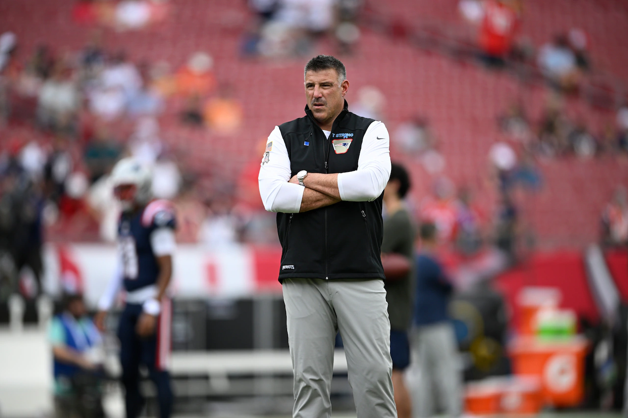 Mike Vrabel: My name and Titans owner's name should not be in same sentence