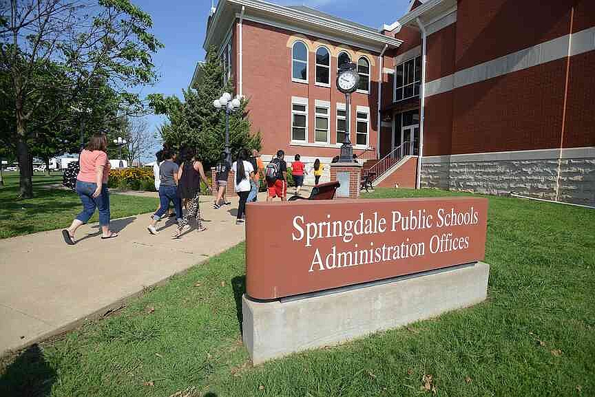Falling enrollment spurs Springdale School District to start surveying families