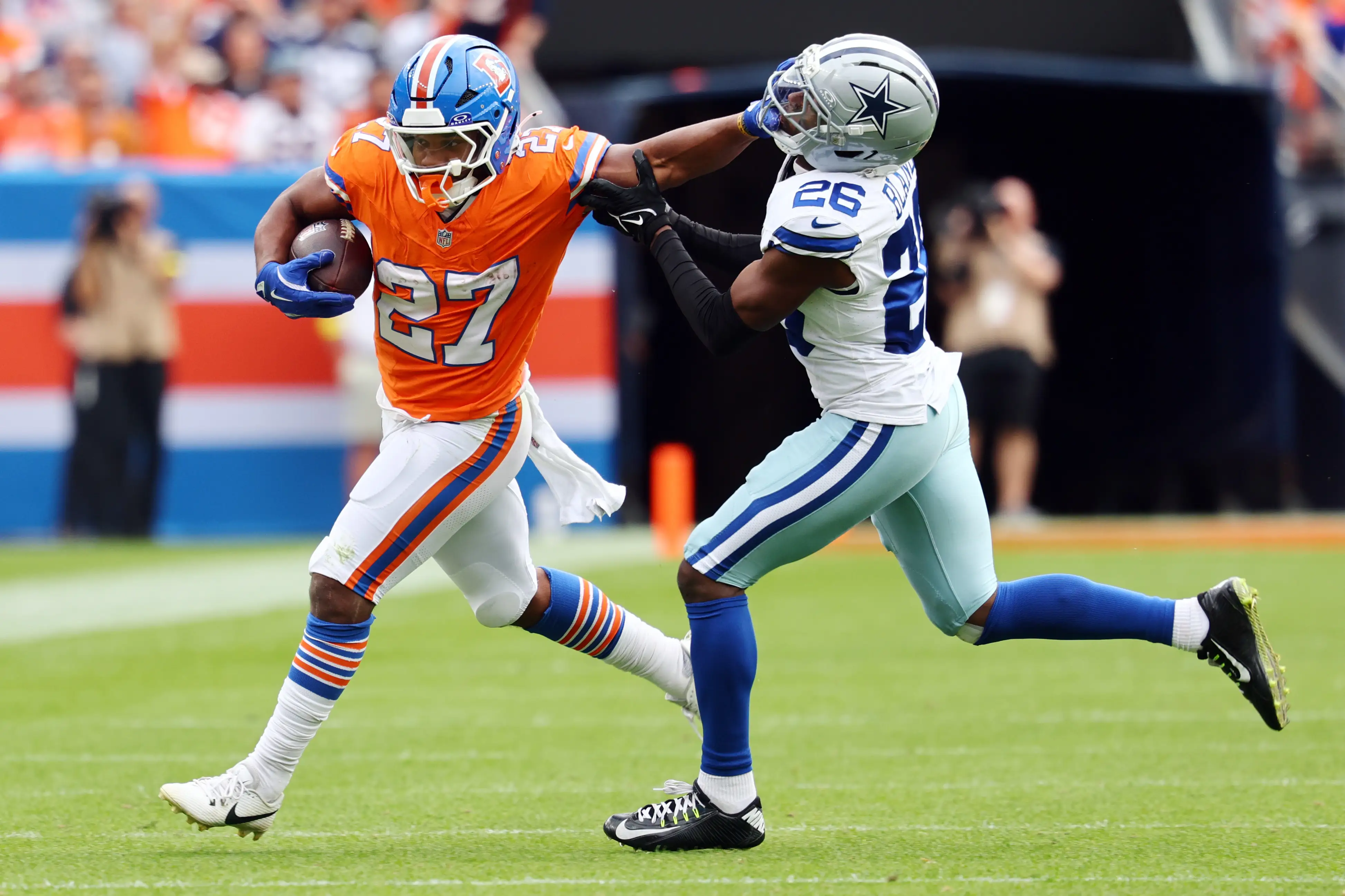 Broncos Receive Concerning Update on JK Dobbins' Injury Status